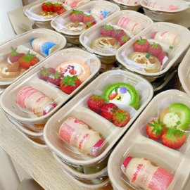 Bamboo pulp disposable food containers with lids, filled with strawberries, yogurt drinks, and desserts